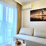 Amber Bay By Triapart Apartment